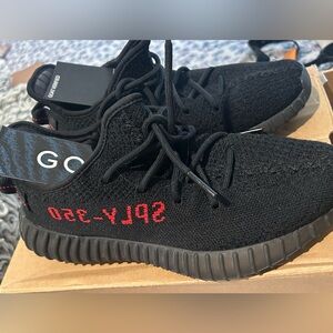 Yeezy 350 Bred